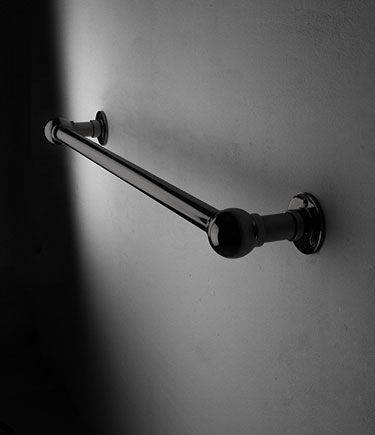 Barres d'appui chromées noires