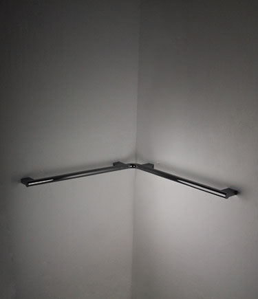 Barre d'appui d'angle moderne en chrome noir (151NBC)
